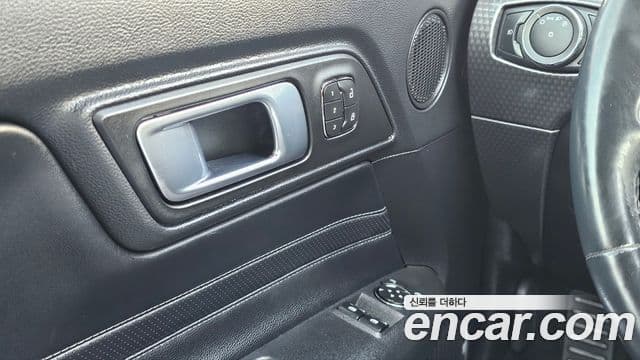 Ford Mustang купе, 2018 13