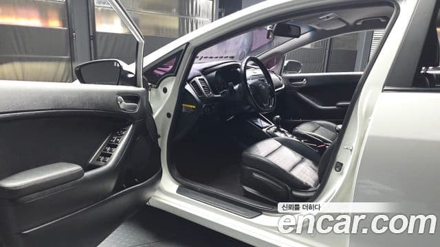 Kia The / новый New K3 Style, 2017 10