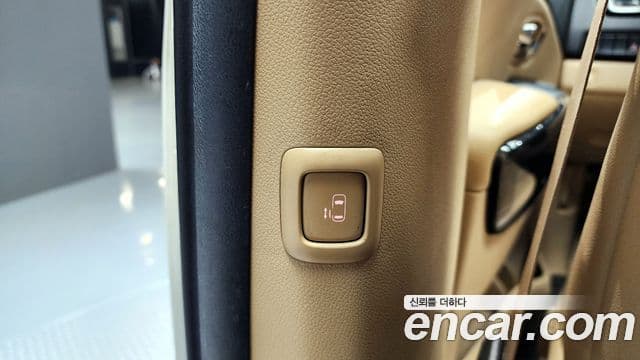 Kia All New Carnival Noblesse, 2016 17