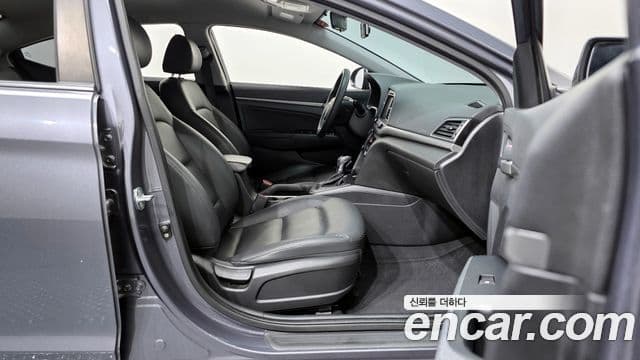 Hyundai Avante AD 1.6 GDI Value Plus, 2018 10