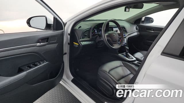 Hyundai Avante AD 1.6 GDI Value Plus, 2017 10