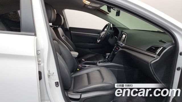 Hyundai Avante AD 1.6 GDI Value Plus, 2017 11