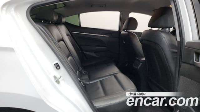 Hyundai Avante AD 1.6 GDI Value Plus, 2017 12