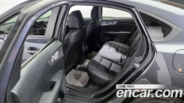 Kia The / новый New K3 2세대 Trendy, 2023 11