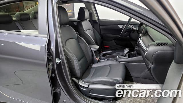 Kia The / новый New K3 2세대 Trendy, 2023 12