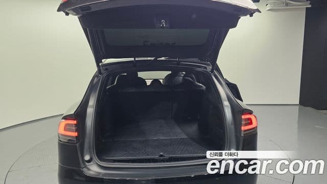 Tesla модель X, 2023 21