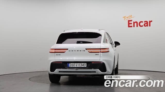 Genesis GV70, 2022 4