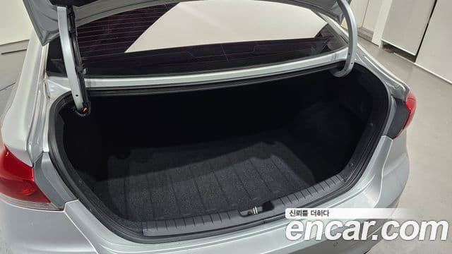 Hyundai Avante AD 1.6 GDI Value Plus, 2018 20