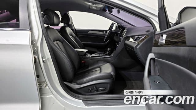 Hyundai LF Sonata Special, 2016 10