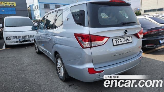 KG모빌리티(SsangYong) Korando 투리스모 2WD TX 11인승, 2018 2