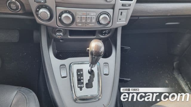 KG모빌리티(SsangYong) Korando 투리스모 2WD TX 11인승, 2018 10