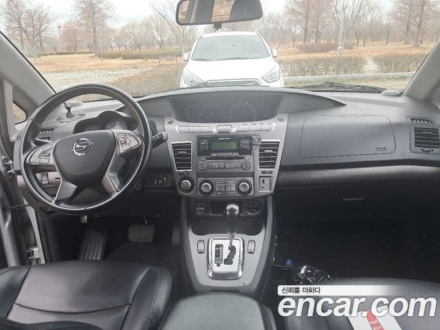 KG모빌리티(SsangYong) Korando 투리스모 2WD TX 11인승, 2018 16