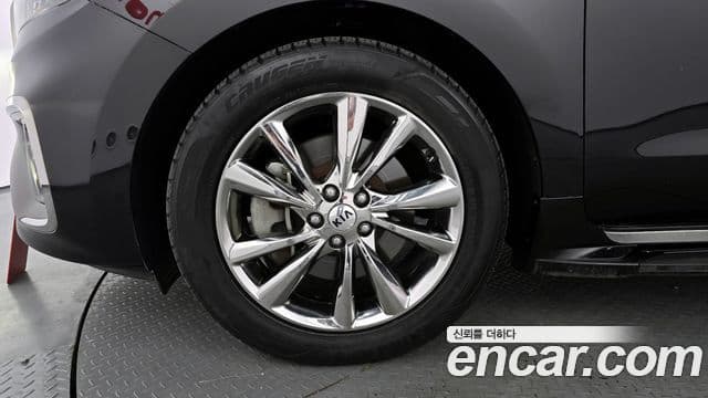 Kia The / новый New Carnival VIP, 2020 все фото