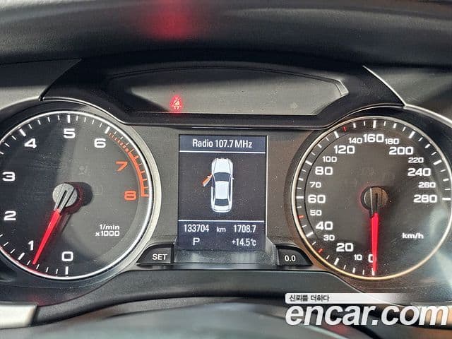 Audi New A4 B8, 2012 8