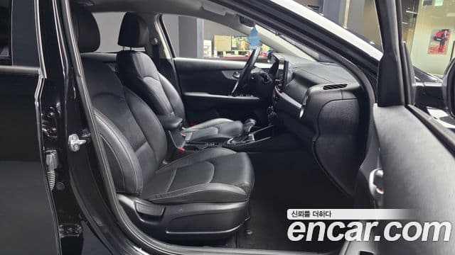 Kia The / новый New K3 2세대 Prestige, 2022 11