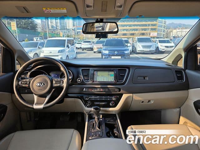 Kia All New Carnival Luxury, 2016 7