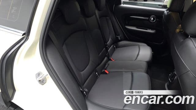 Mini Cooper 클럽맨 2세대, 2021 12