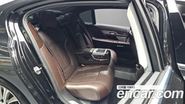 BMW 7시리즈 (G11) 750Li xDrive, 2016 12