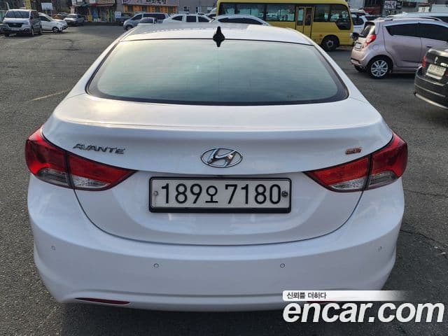 Hyundai Avante MD Modern, 2013 4