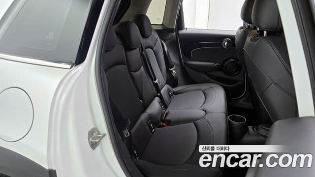 Mini Cooper 3세대, 2024 12