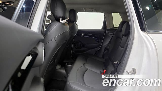 Mini Cooper 3세대, 2024 13