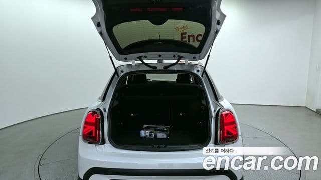 Mini Cooper 3세대, 2024 19