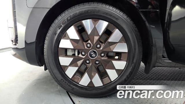 Hyundai Staria Inspiration, 2023 все фото