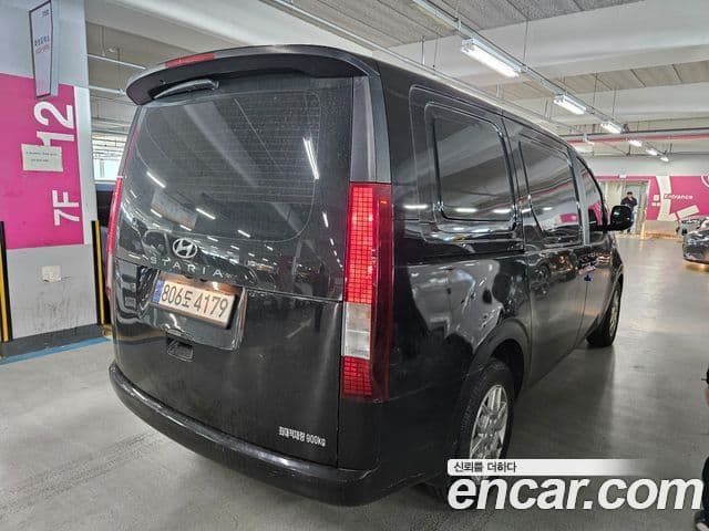 Hyundai Staria Modern, 2023 3