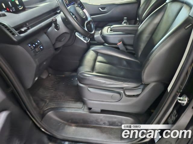 Hyundai Staria Modern, 2023 все фото