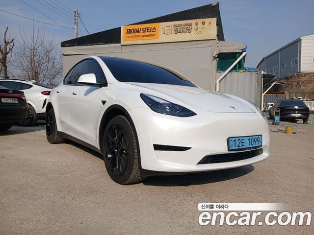 Tesla модель Y, 2023 2