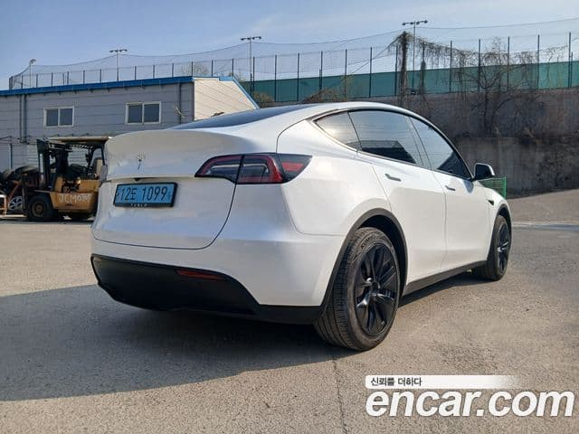 Tesla модель Y, 2023 3