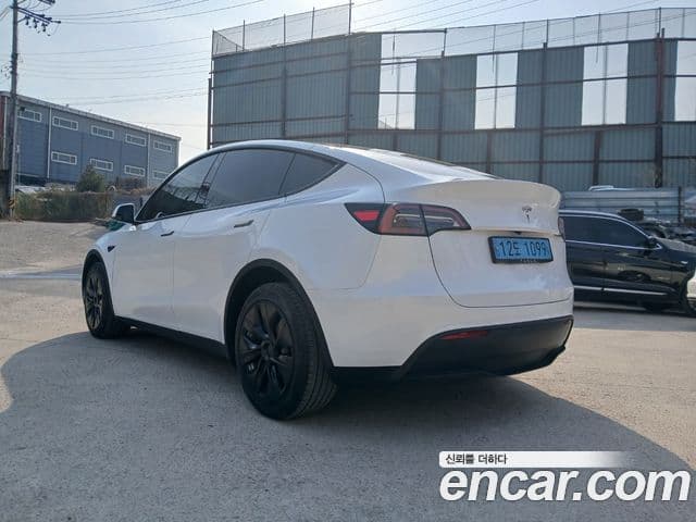 Tesla модель Y, 2023 4