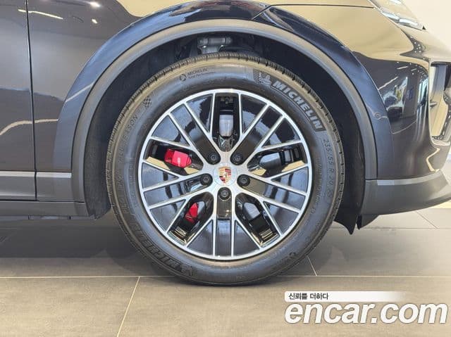 Porsche Macan EV 4S, 2025 6
