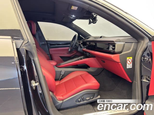 Porsche Macan EV 4S, 2025 9