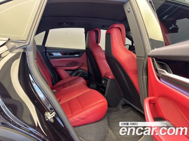 Porsche Macan EV 4S, 2025 10