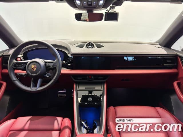 Porsche Macan EV 4S, 2025 11
