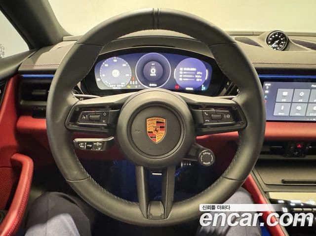 Porsche Macan EV 4S, 2025 12