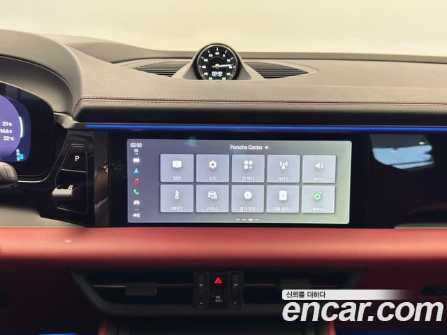 Porsche Macan EV 4S, 2025 15