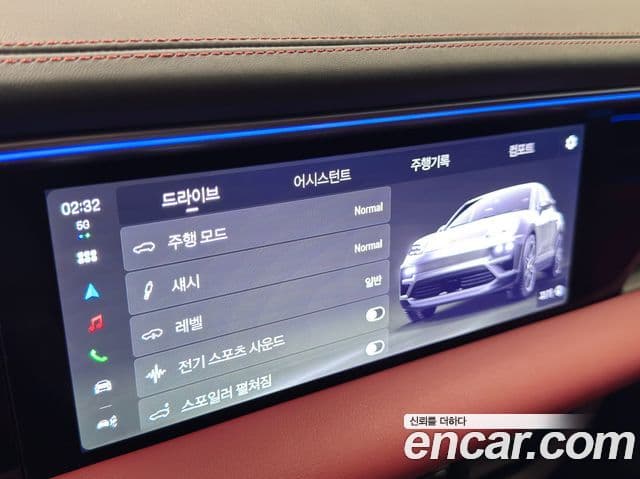 Porsche Macan EV 4S, 2025 16