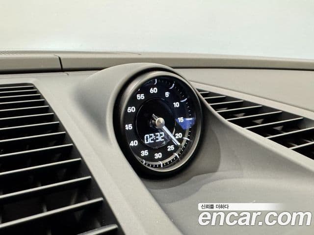 Porsche Macan EV 4S, 2025 17