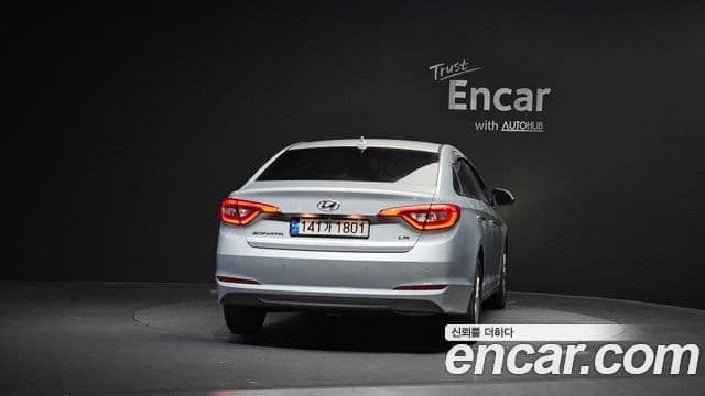 Hyundai LF Sonata Premium, 2017 4