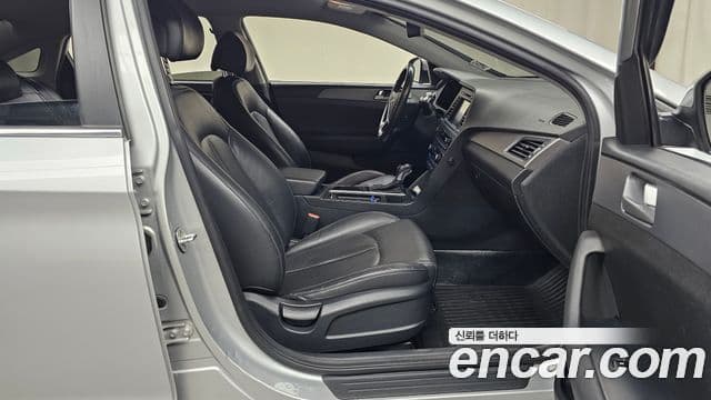 Hyundai LF Sonata Premium, 2017 11