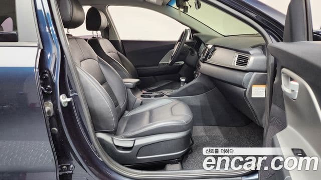 Kia Niro Luxury, 2018 11