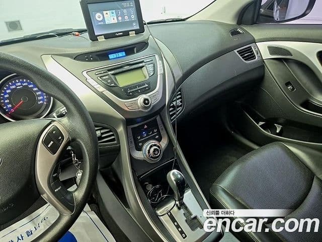 Hyundai Avante MD Style, 2013 10