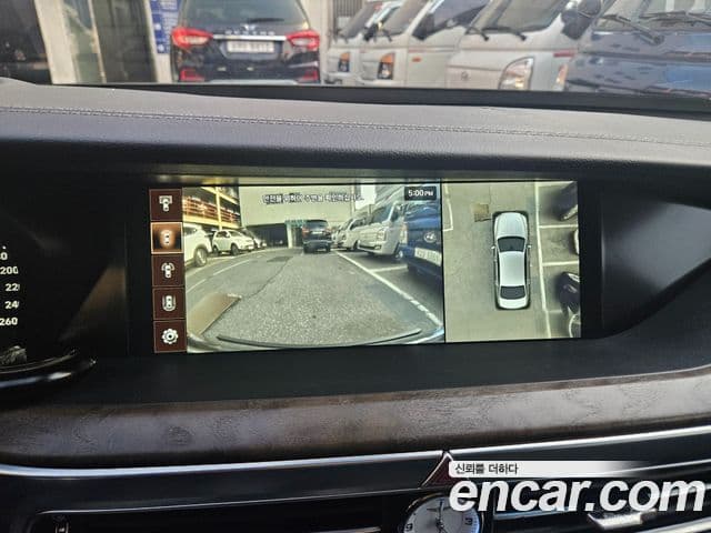 Genesis G90 Premium Luxury, 2019 15