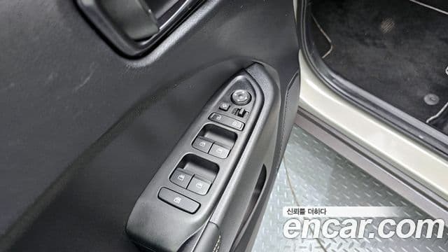 Hyundai Venue 1.6 Flux, 2020 17