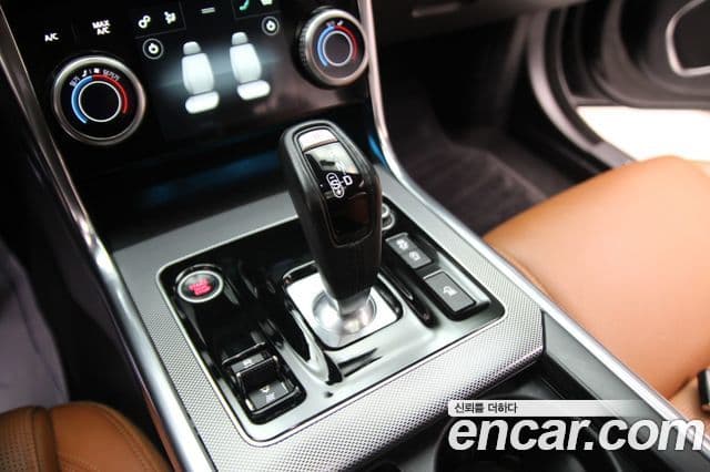 Jaguar XE D180 R-Dynamic S, 2020 10