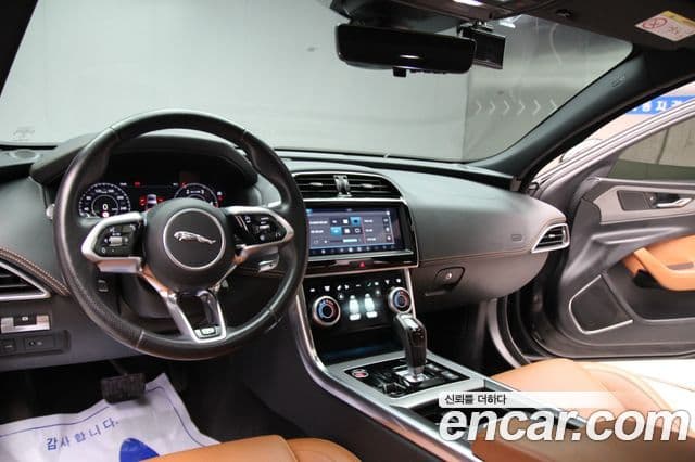 Jaguar XE D180 R-Dynamic S, 2020 12