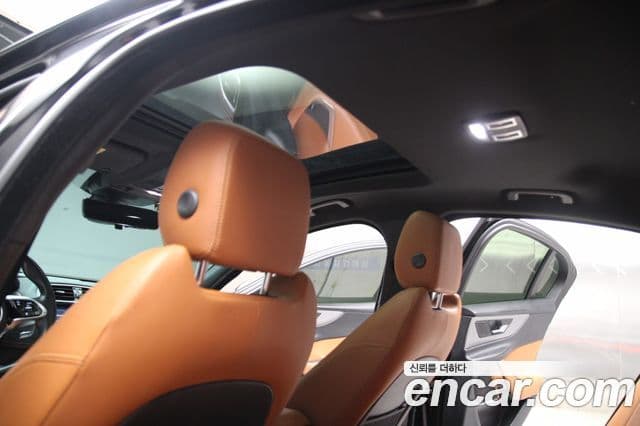 Jaguar XE D180 R-Dynamic S, 2020 15