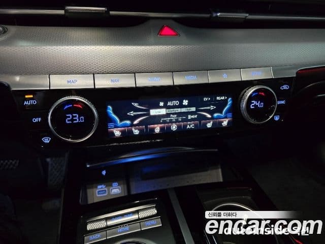 Genesis electrified G80 (RG3) e-AWD, 2024 11